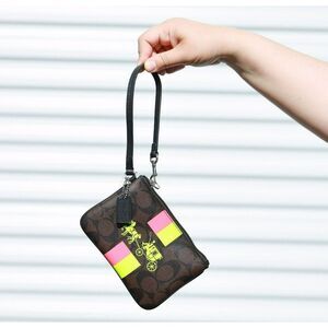 NEW COACH Brown Horse Carriage Phone Card Wallet Wristlet